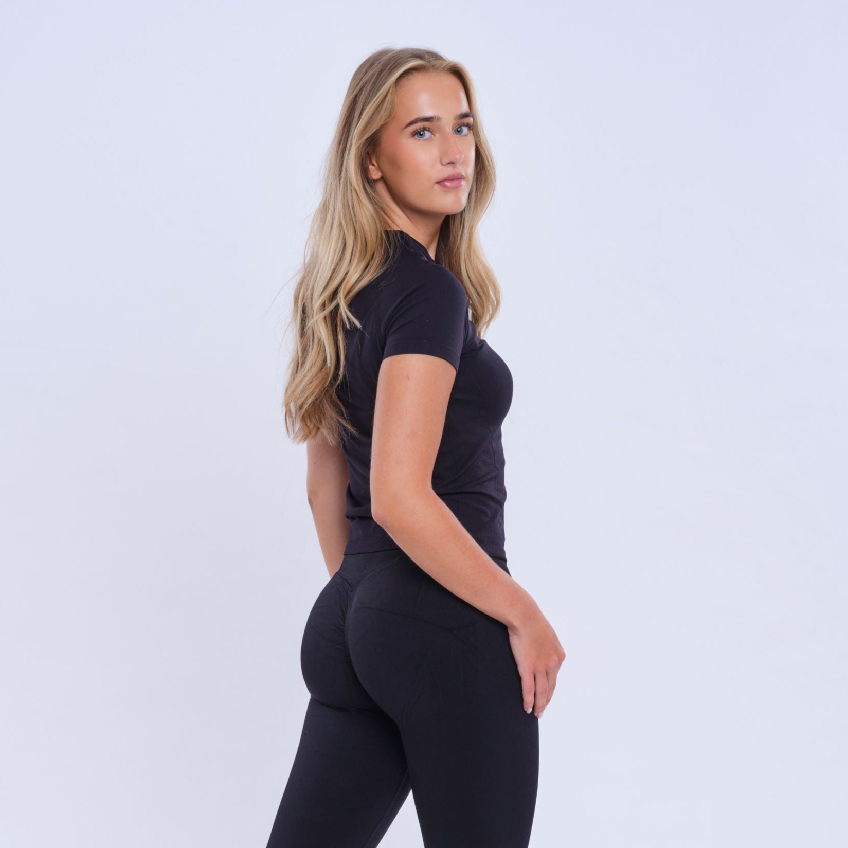 Essential Tee Black